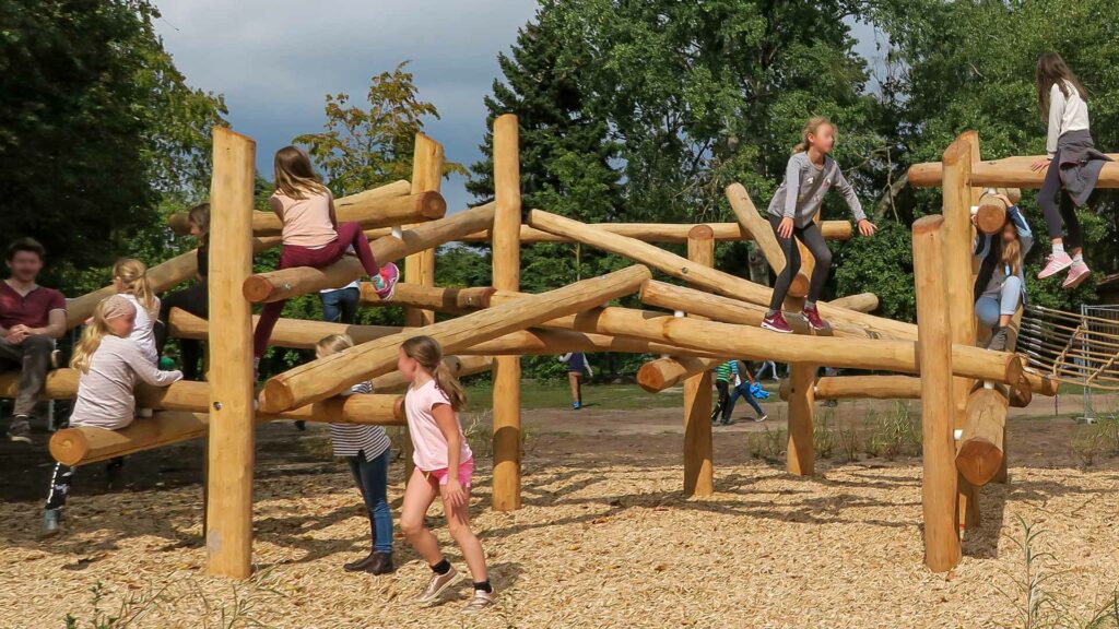 inklusiver Spielplatz Loga - Ort der Teilhabe bei Leer in Ostfriseland